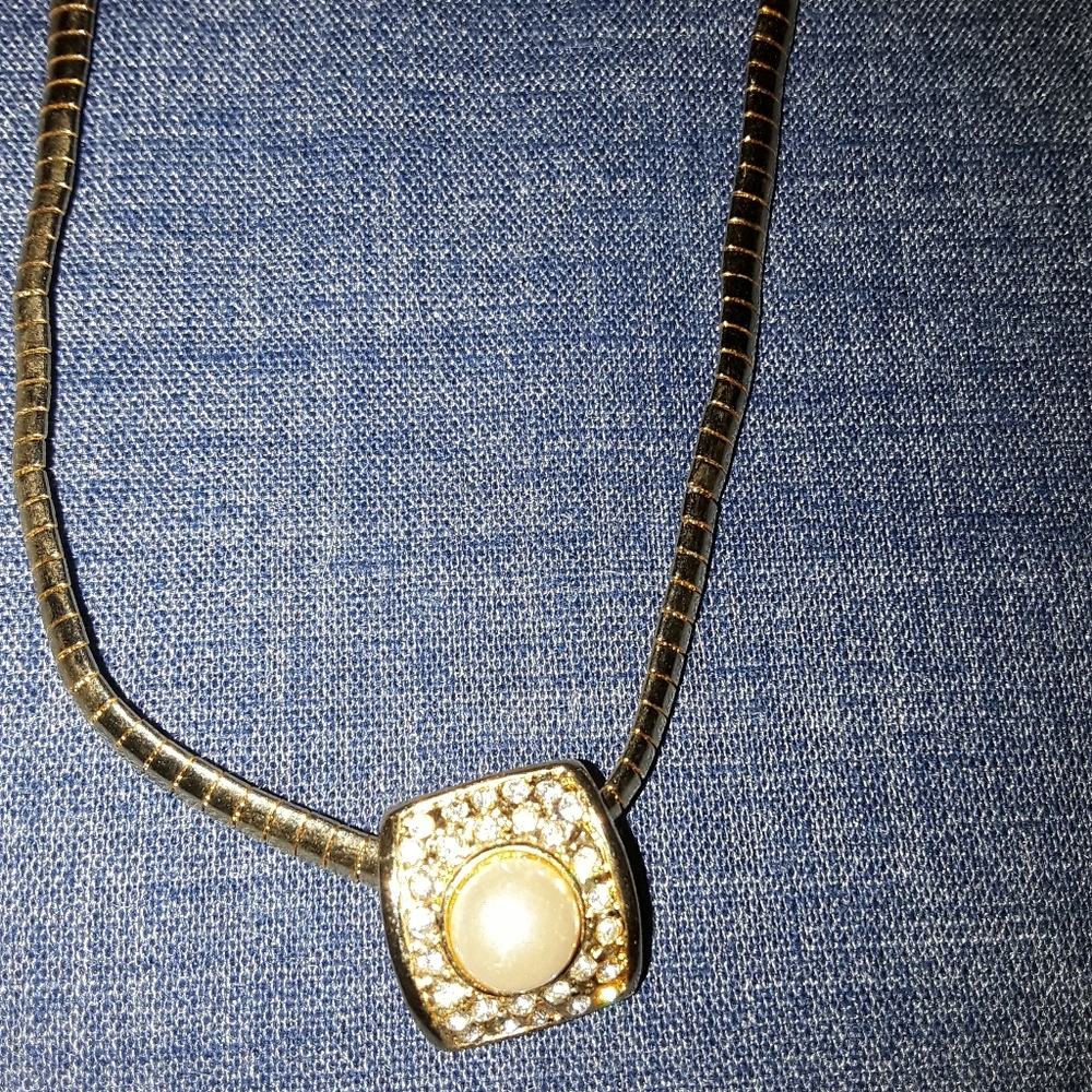 Gold Plated Rhinestone/Faux Pearl Necklace